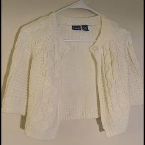 Ponytails cable knit shrug